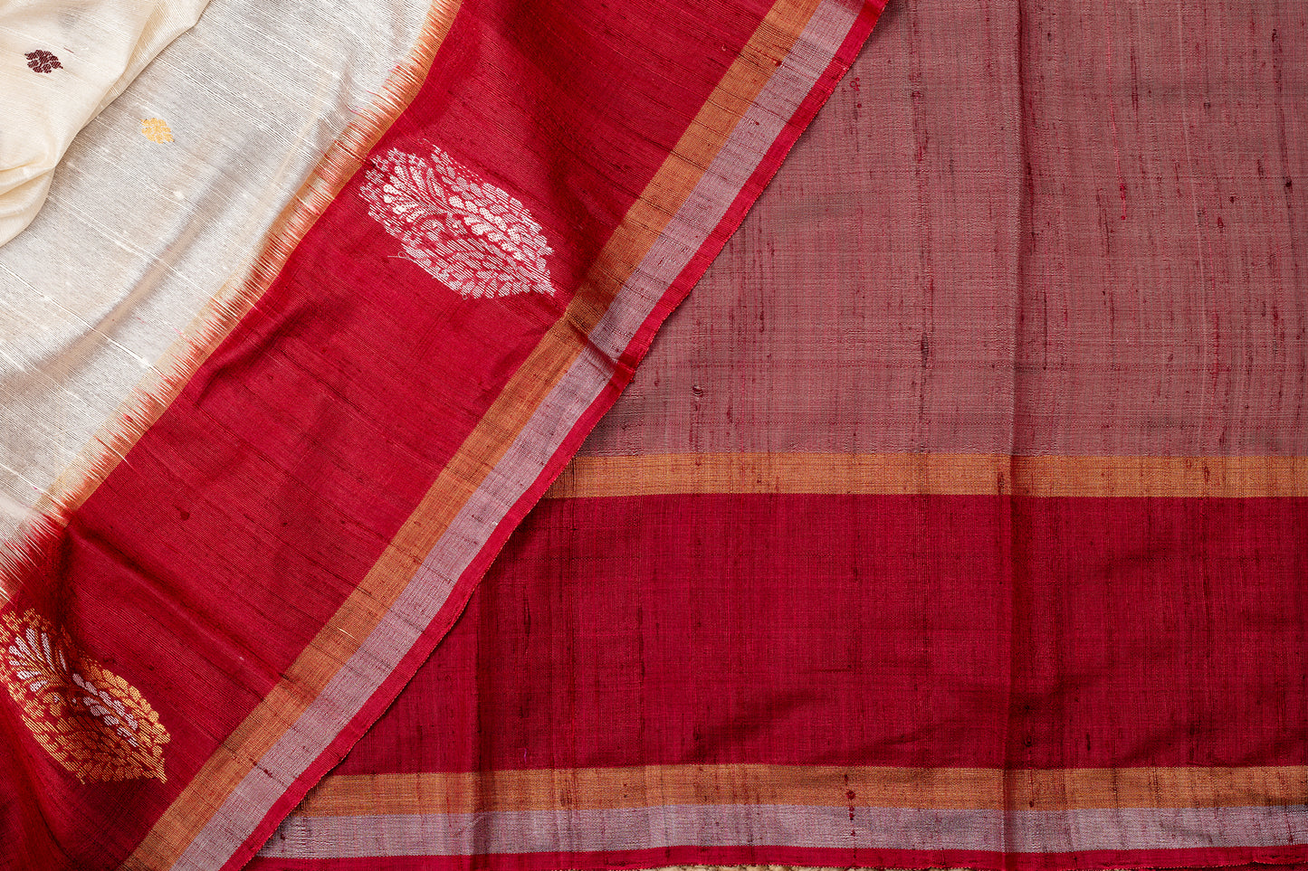 Ashwamedha - Lightweight silk saree