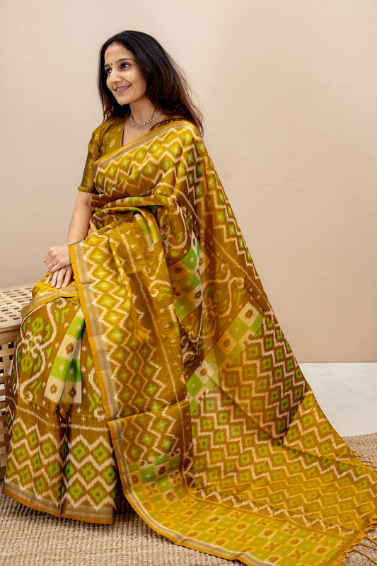 Vibhrama - Lightweight Silk saree