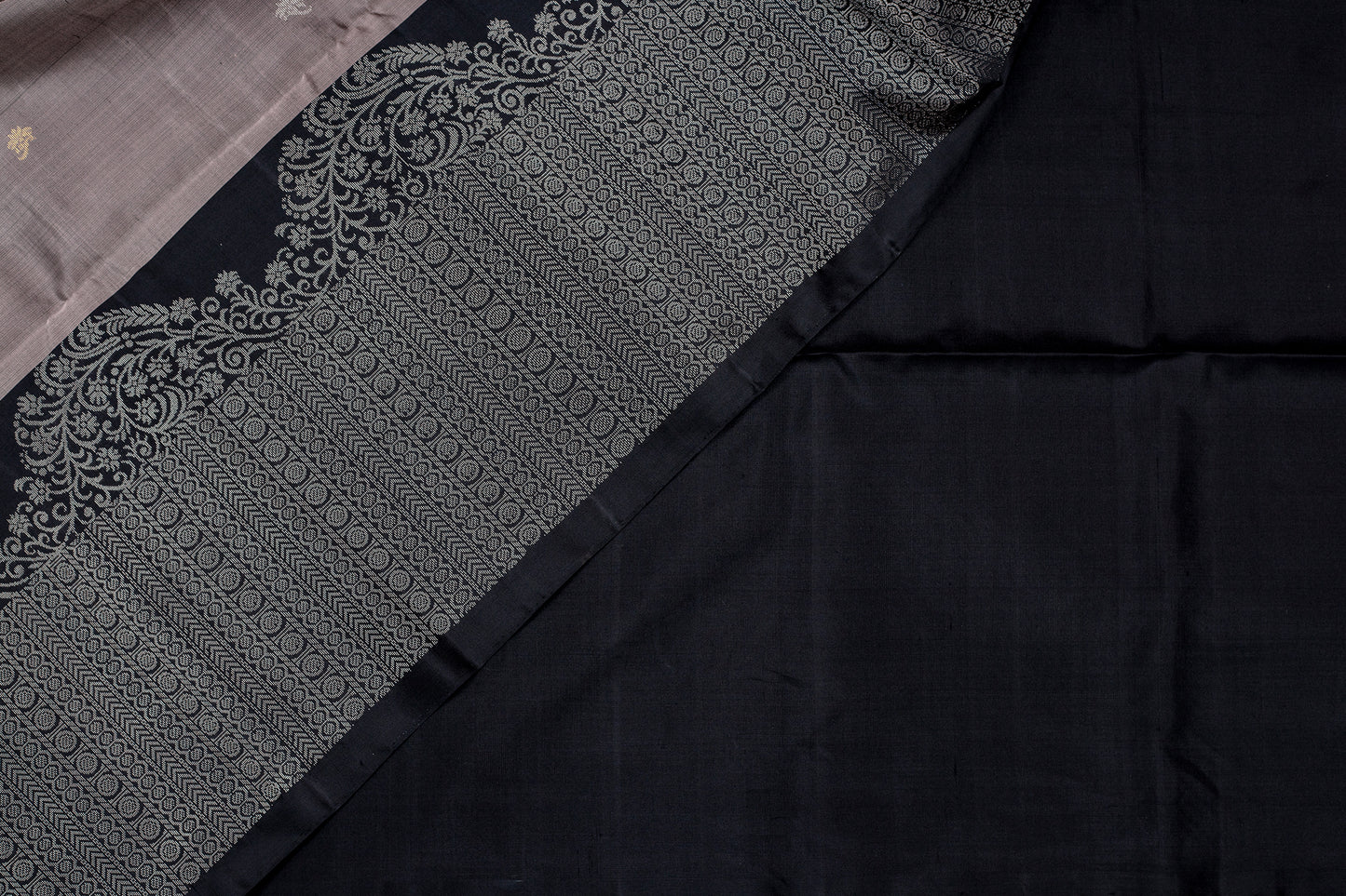 Nirvana - Lightweight silk saree