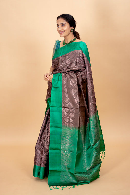 Yashoda - Lightweight silk saree