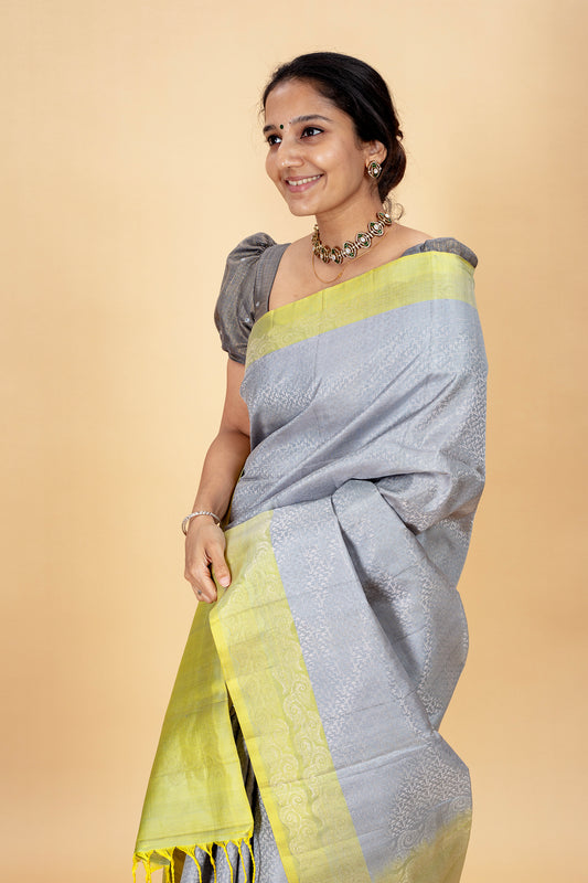 Amravathi - Lightweight silk saree