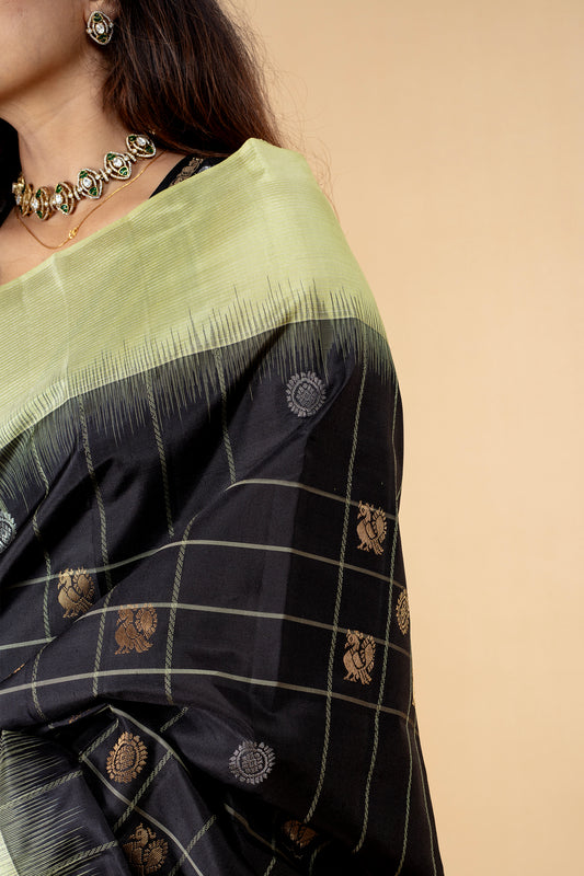 Karmegha - Lightweight silk saree