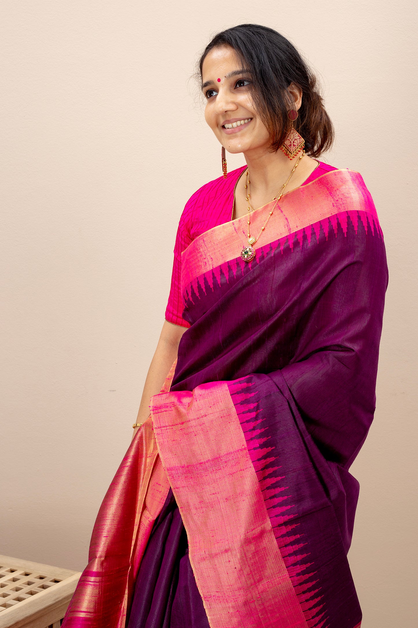 Sarvodhara - Lightweight silk saree