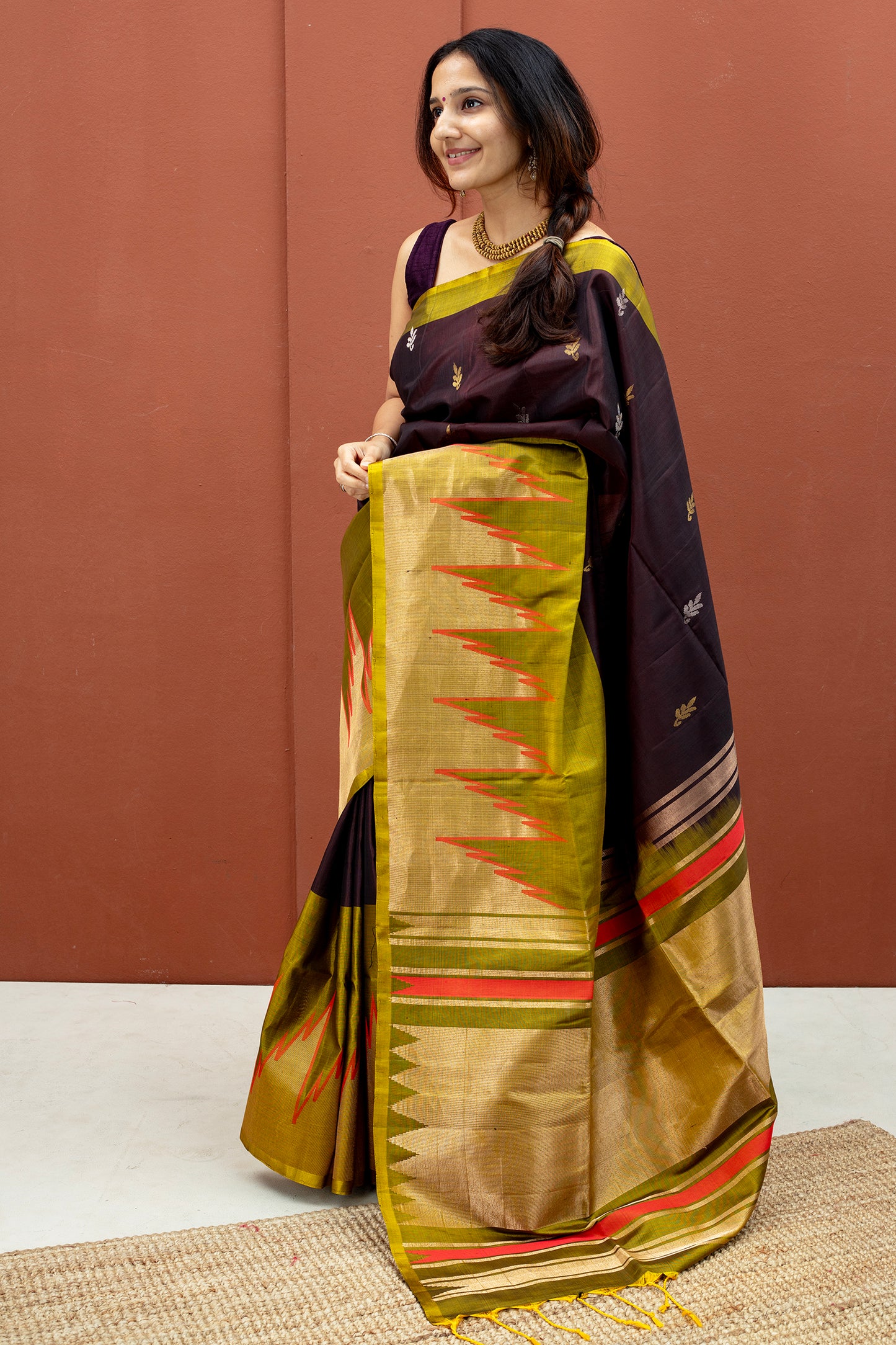 Raajneeti - Lightweight silk saree