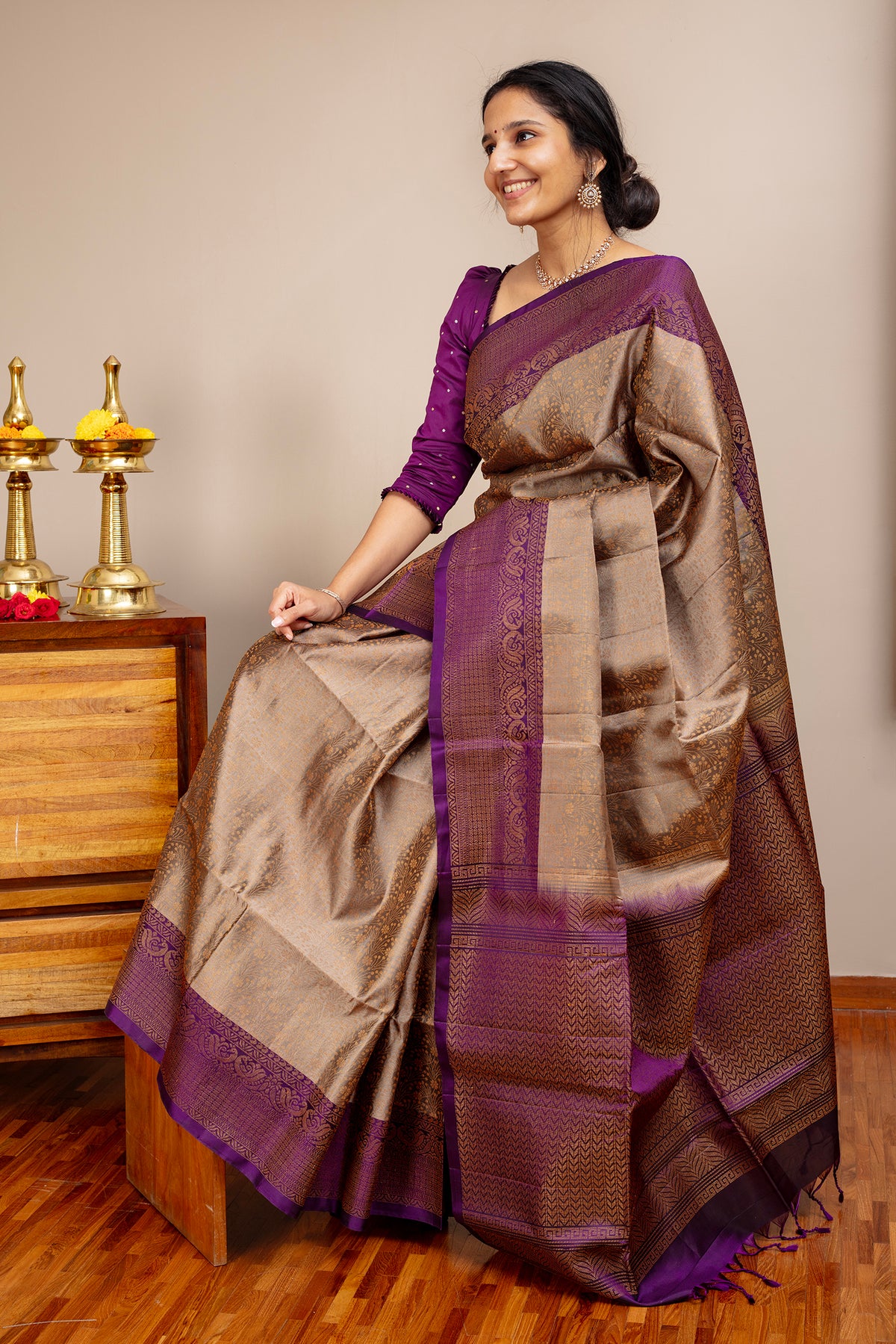 Raajneeti - Lightweight silk saree
