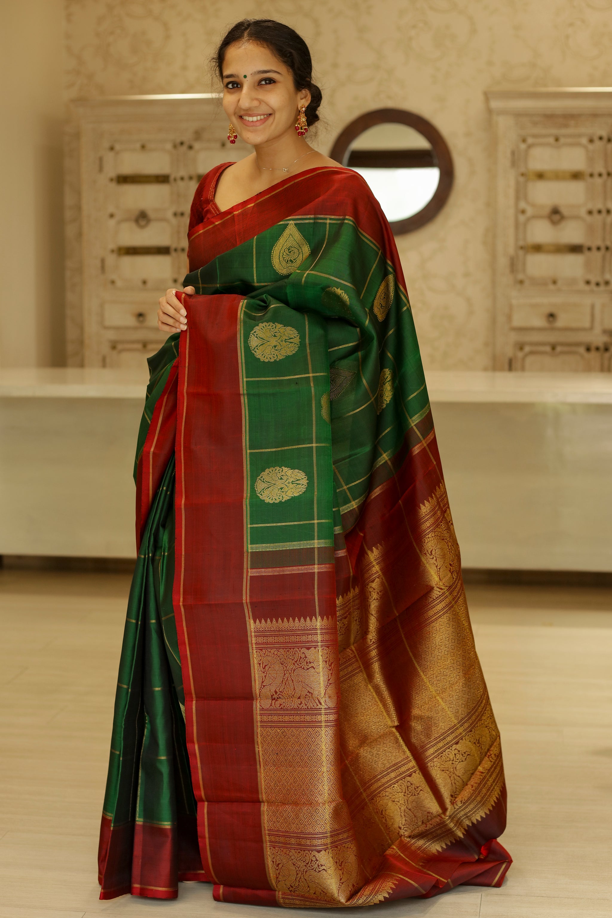 Buy Green Sarees for Women by AWESOME Online | Ajio.com