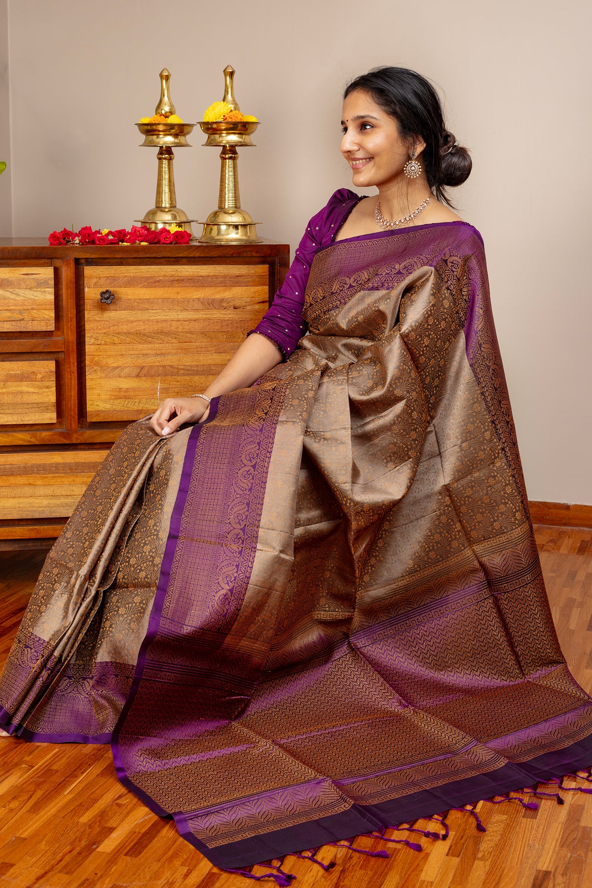 Raajneeti - Lightweight silk saree