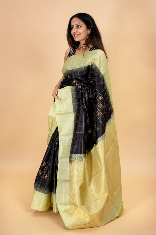 Karmegha - Lightweight silk saree