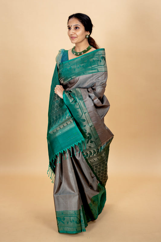Dwaraka - Lightweight Silk Saree