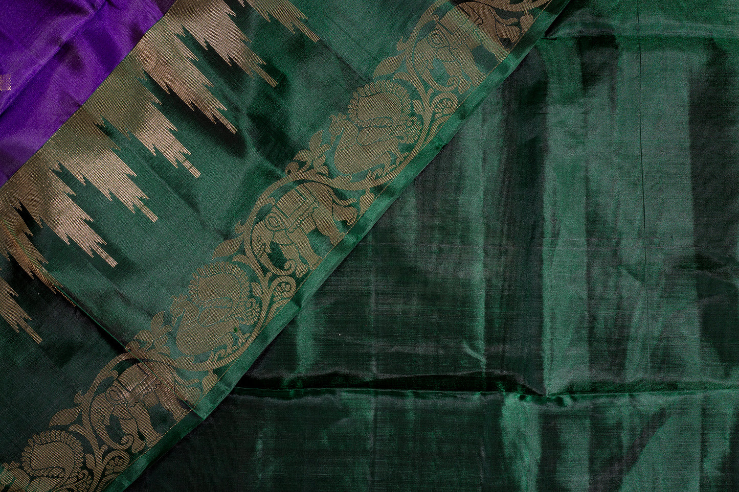 Parambriya - Lightweight Silk Saree