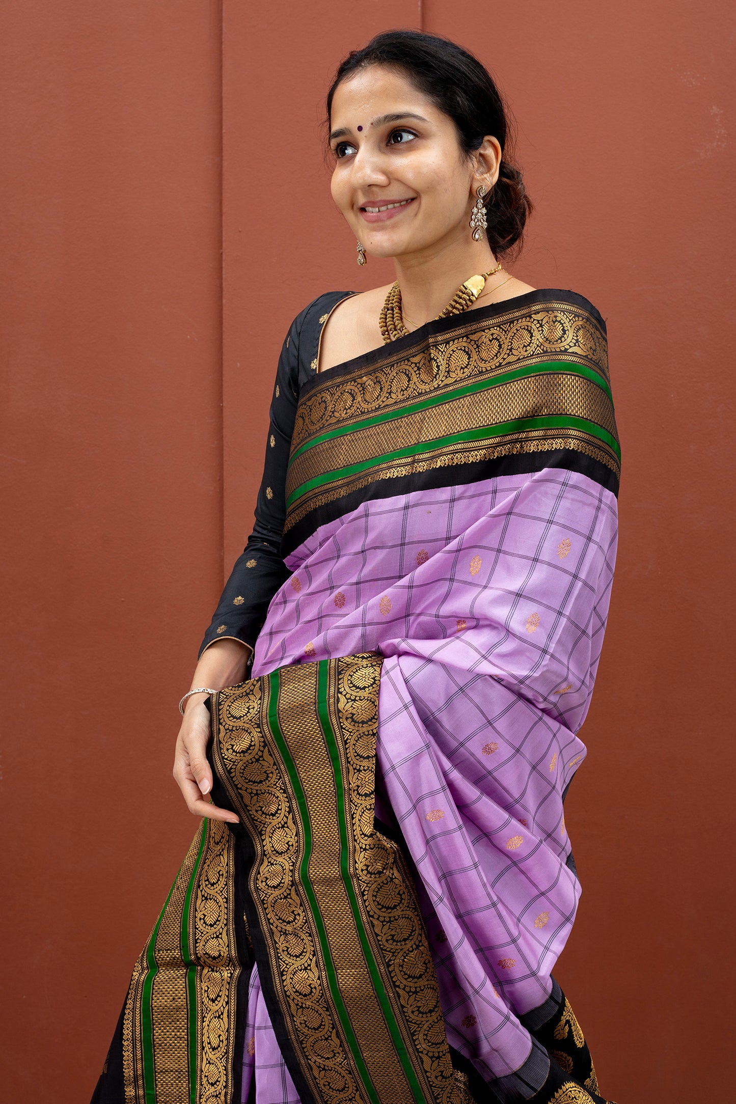 Yaazhini - Gadwal silk saree