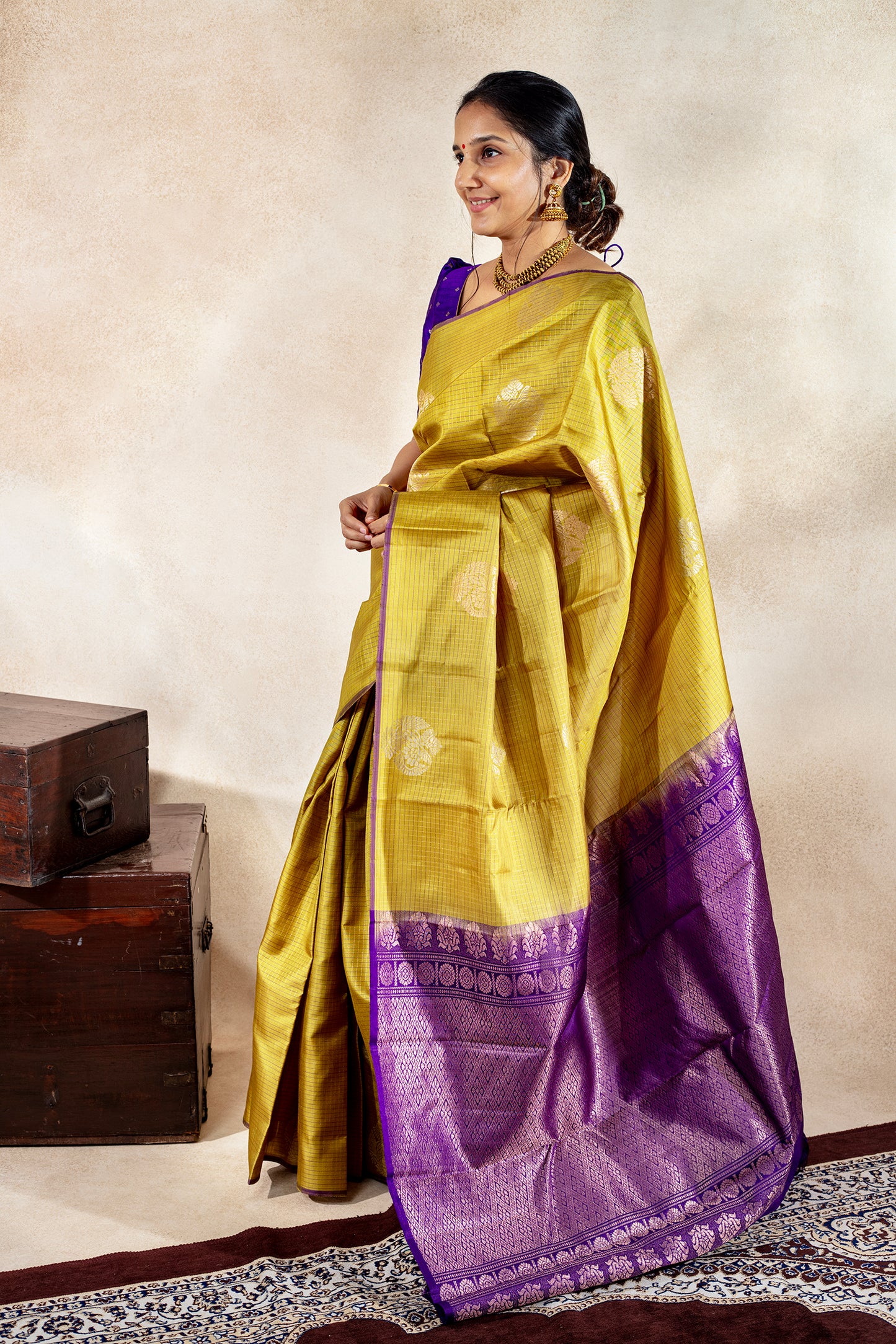 Madhuvanthi - Lightweight Silk Saree