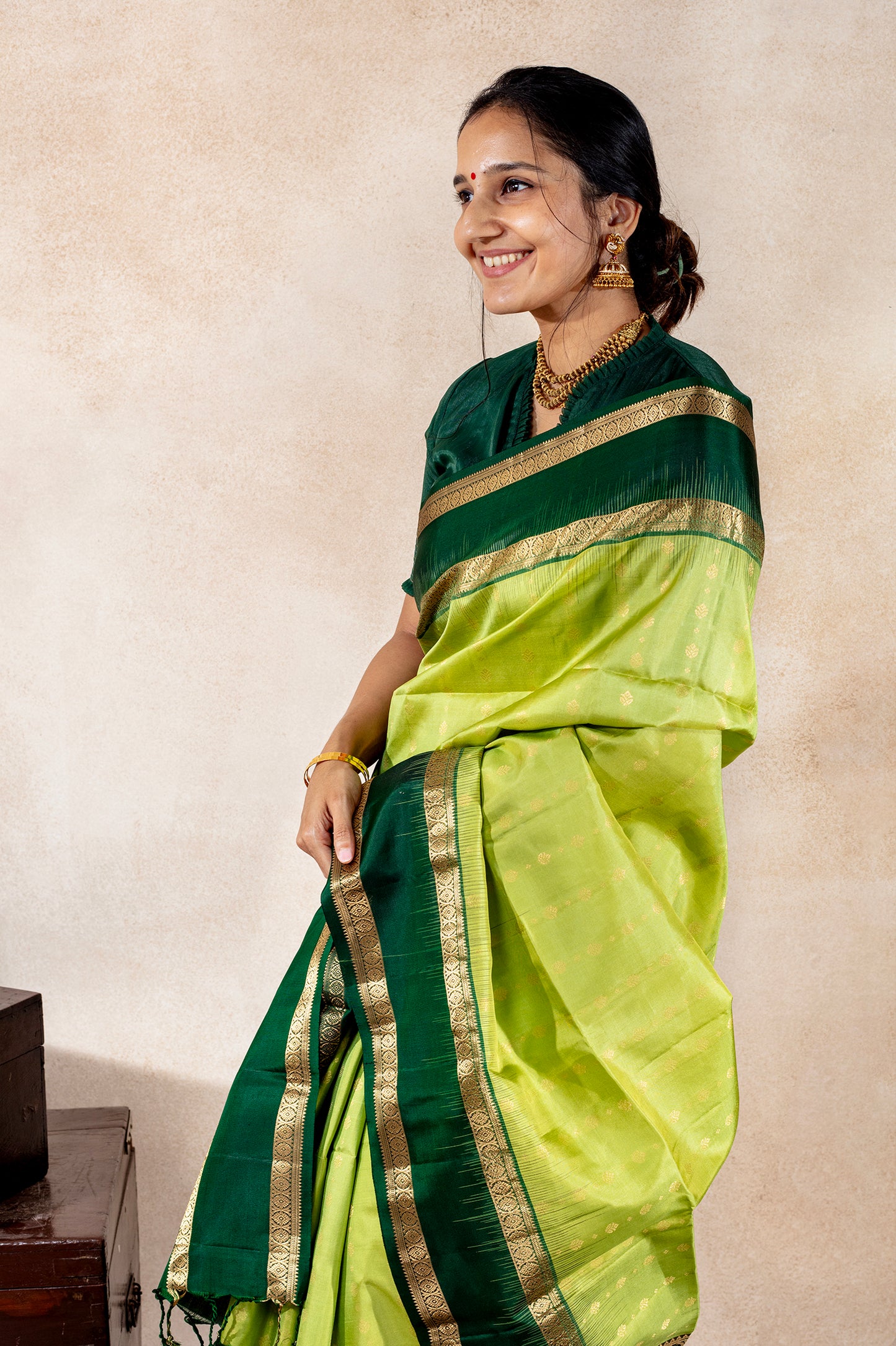 Rajatamaya - Lightweight silk saree