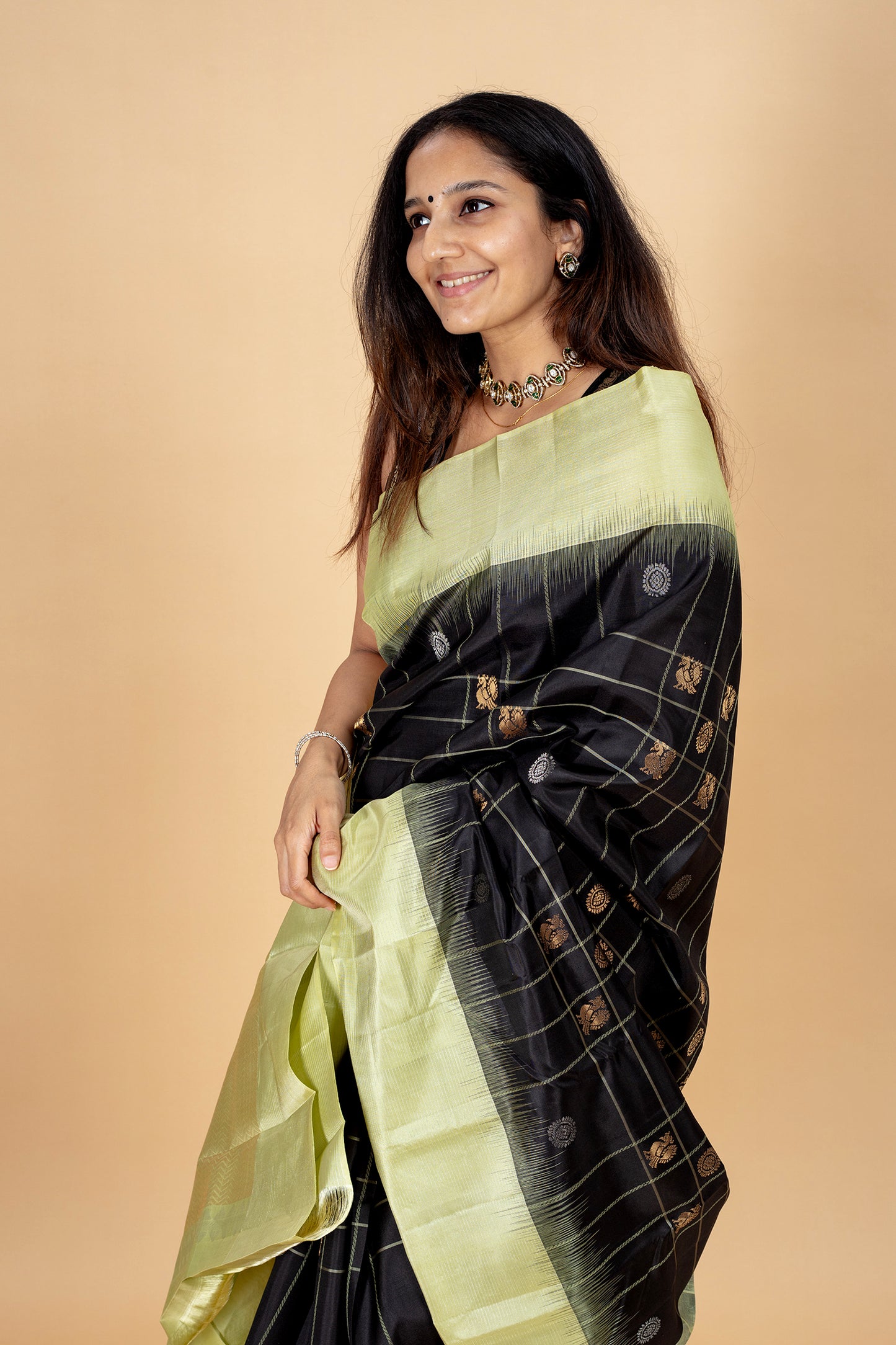 Karmegha - Lightweight silk saree