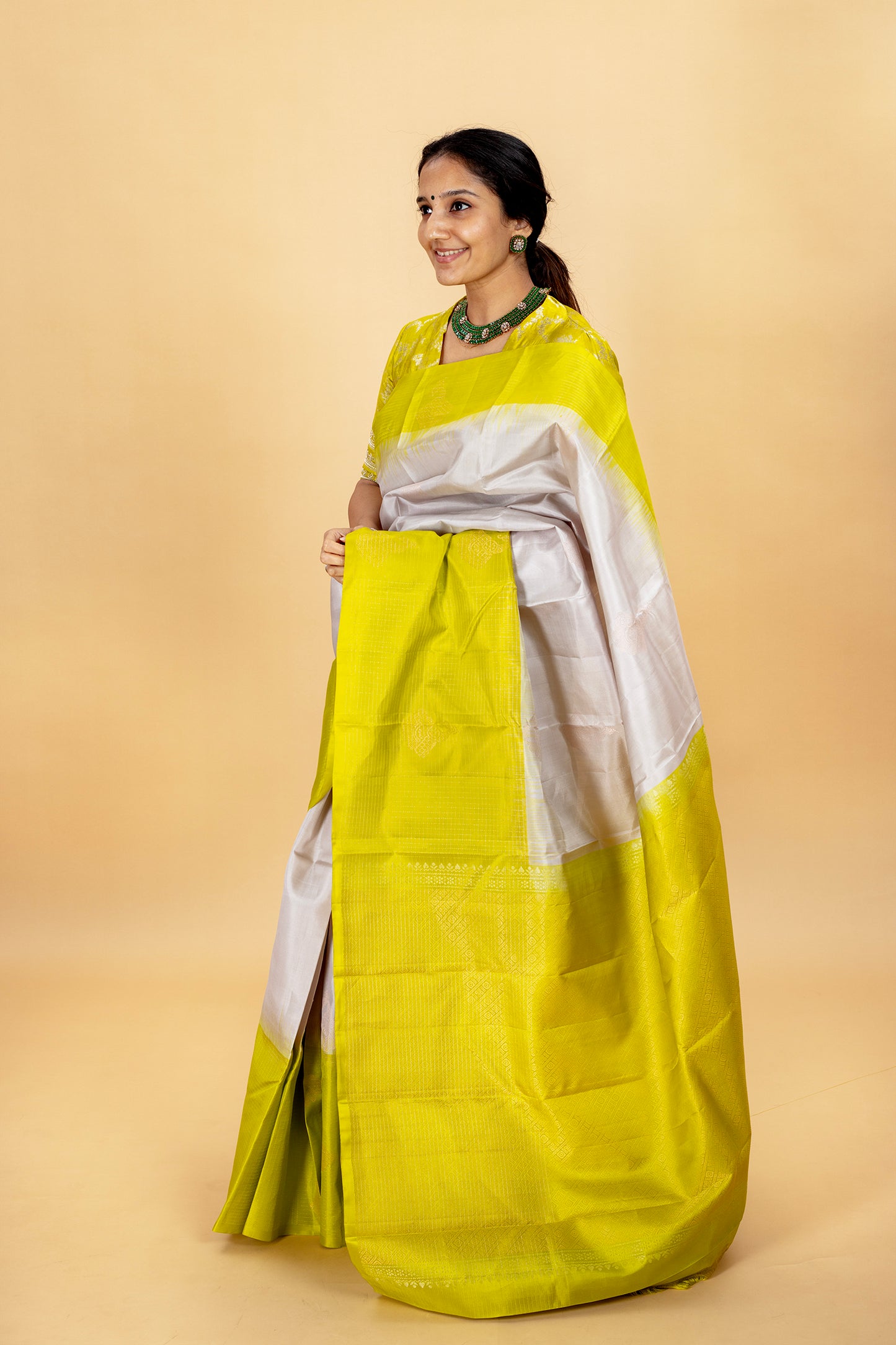 Thoranai - Lightweight silk saree
