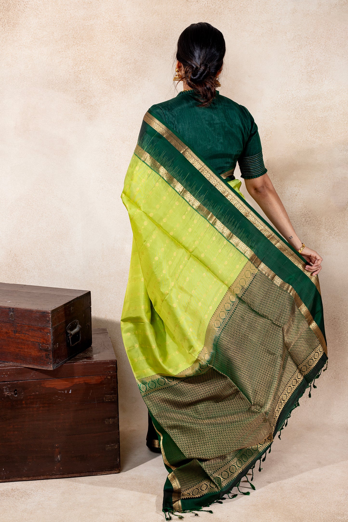 Rajatamaya - Lightweight silk saree