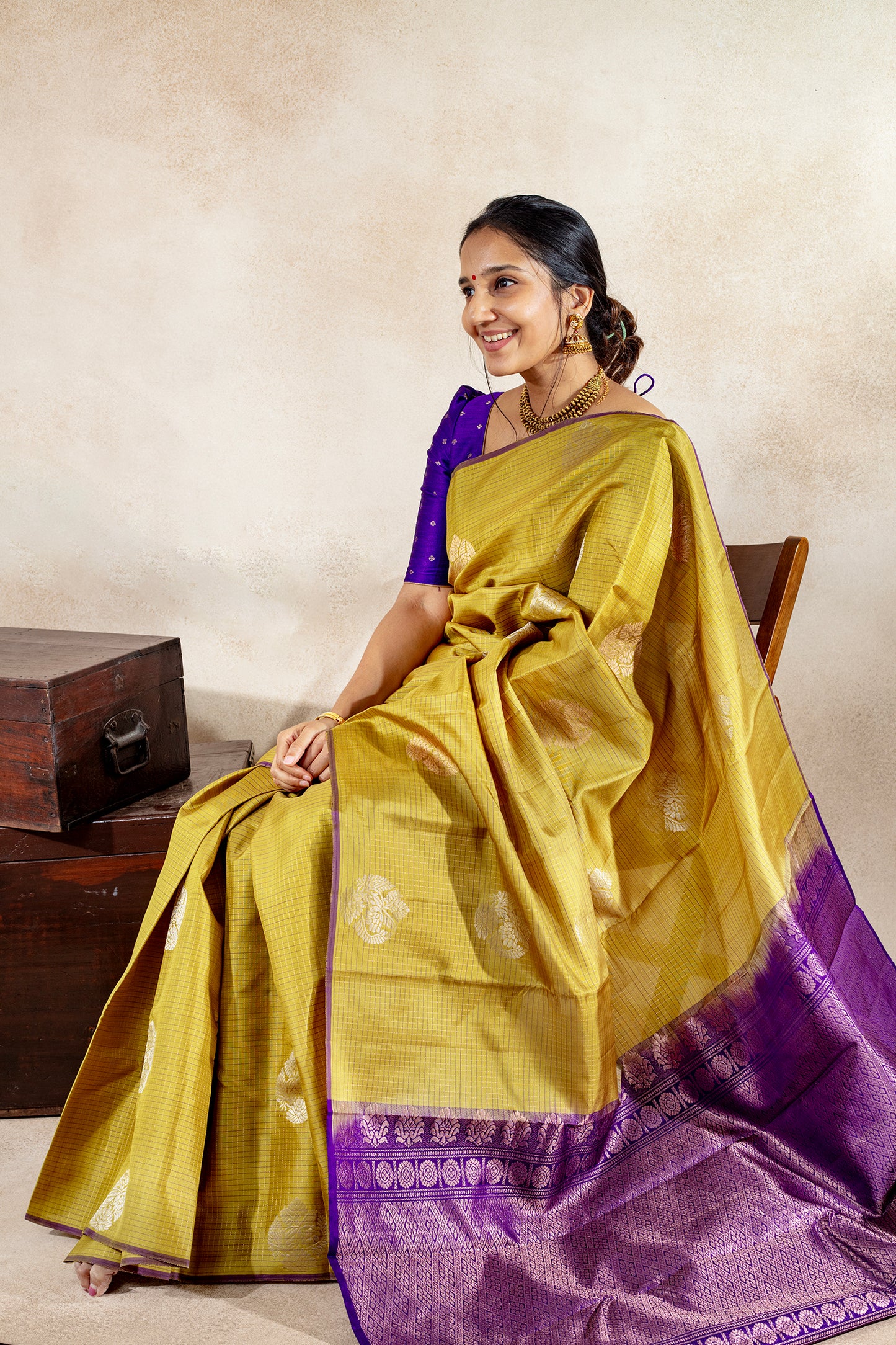 Madhuvanthi - Lightweight Silk Saree