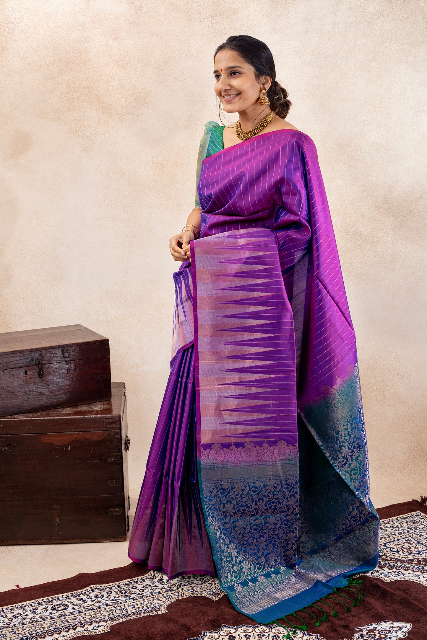Urmi - Lightweight Silk