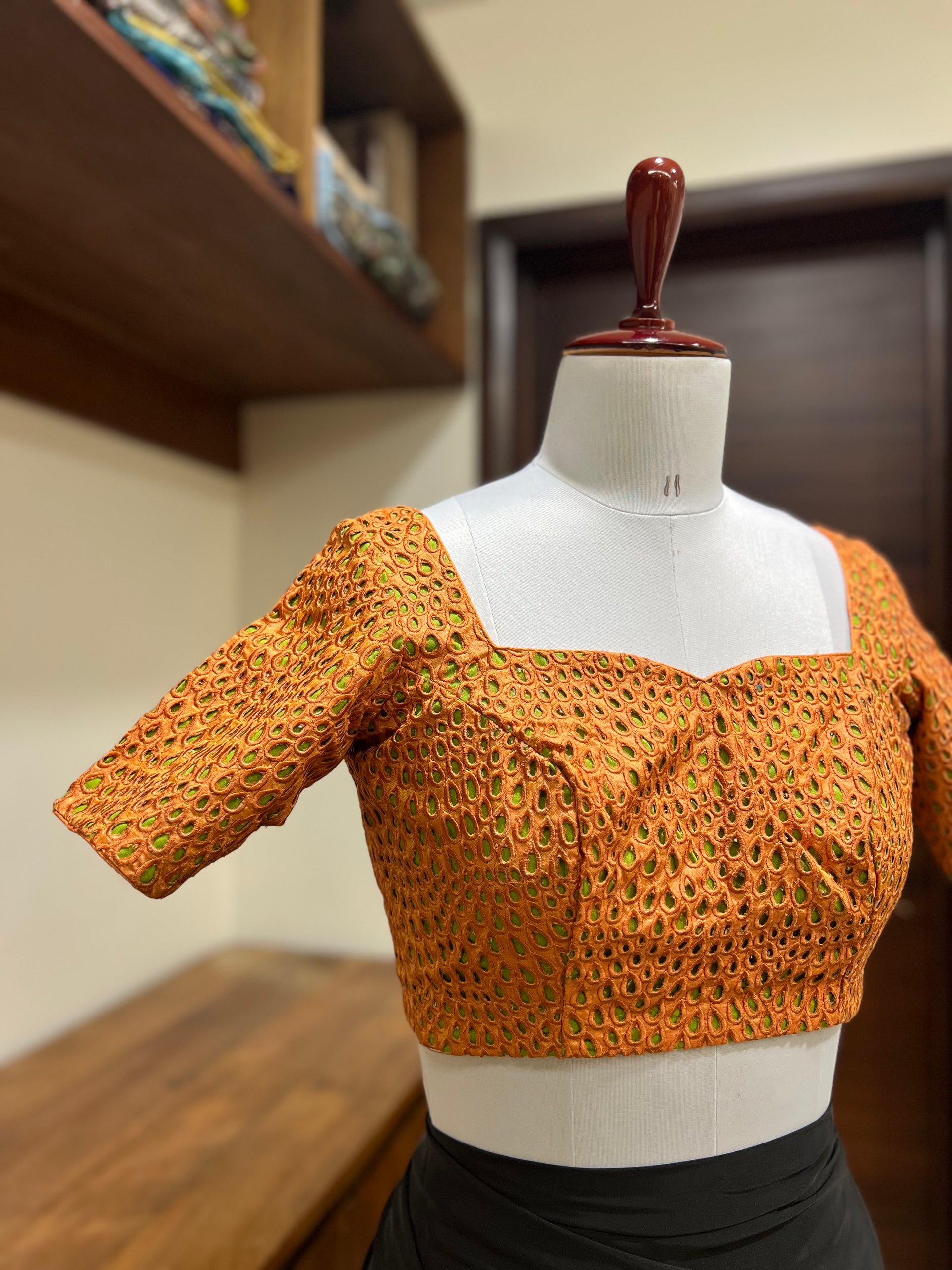 anuke Cutwork Puff Blouse（JOHN LEWIS Cutwork Puff Sleeve